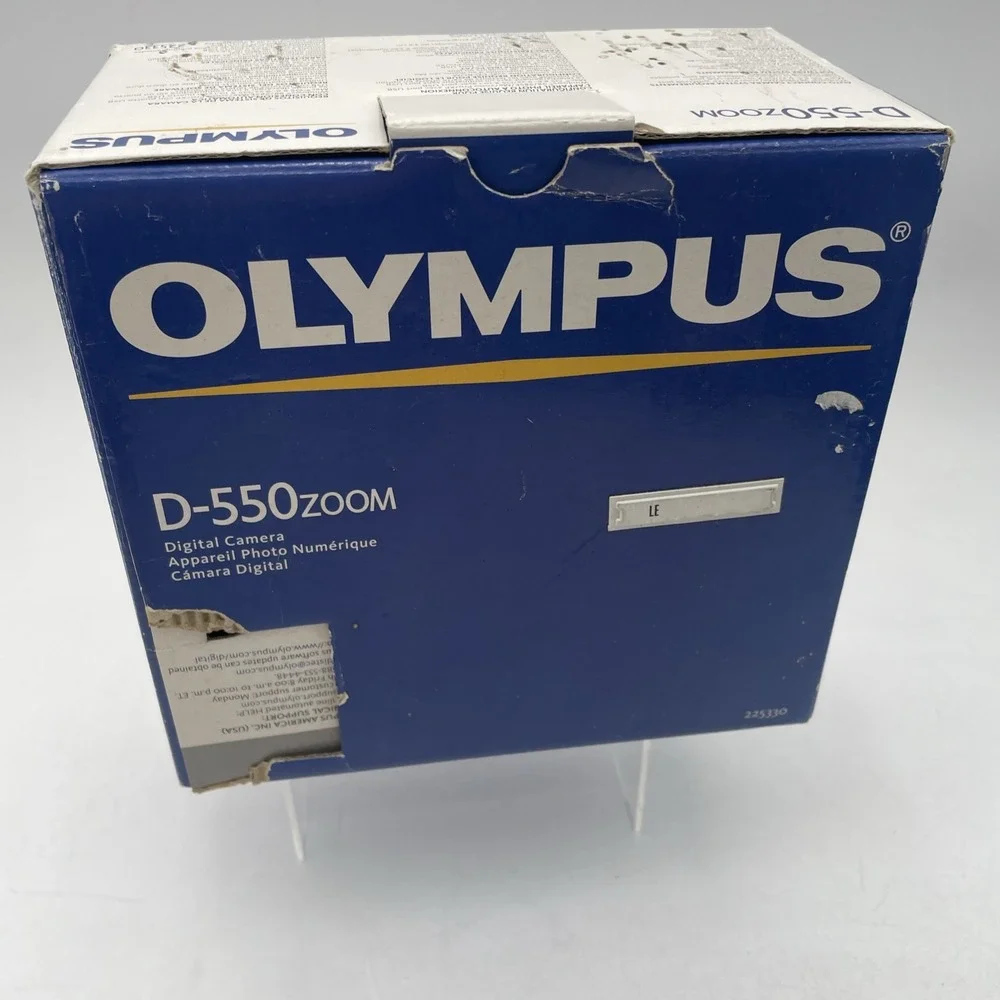 Olympus D-550 Zoom 3.0 MP Digital Camera w/Box+Manual+CD+Battery+SD Card-TESTED